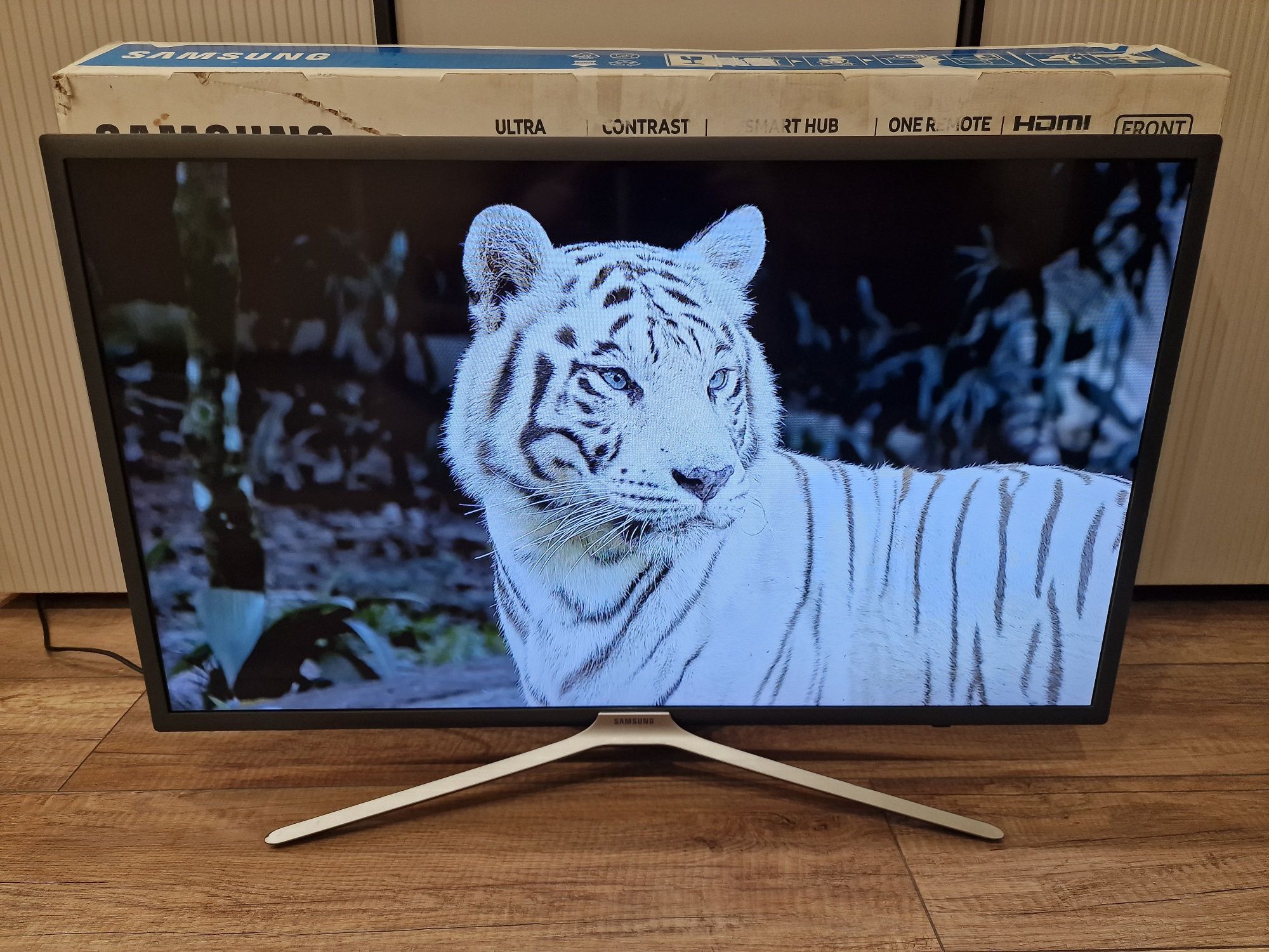 LED Телевізор Samsung 32" Smart TV/Tizen/T2 тюнер (Оригінал)