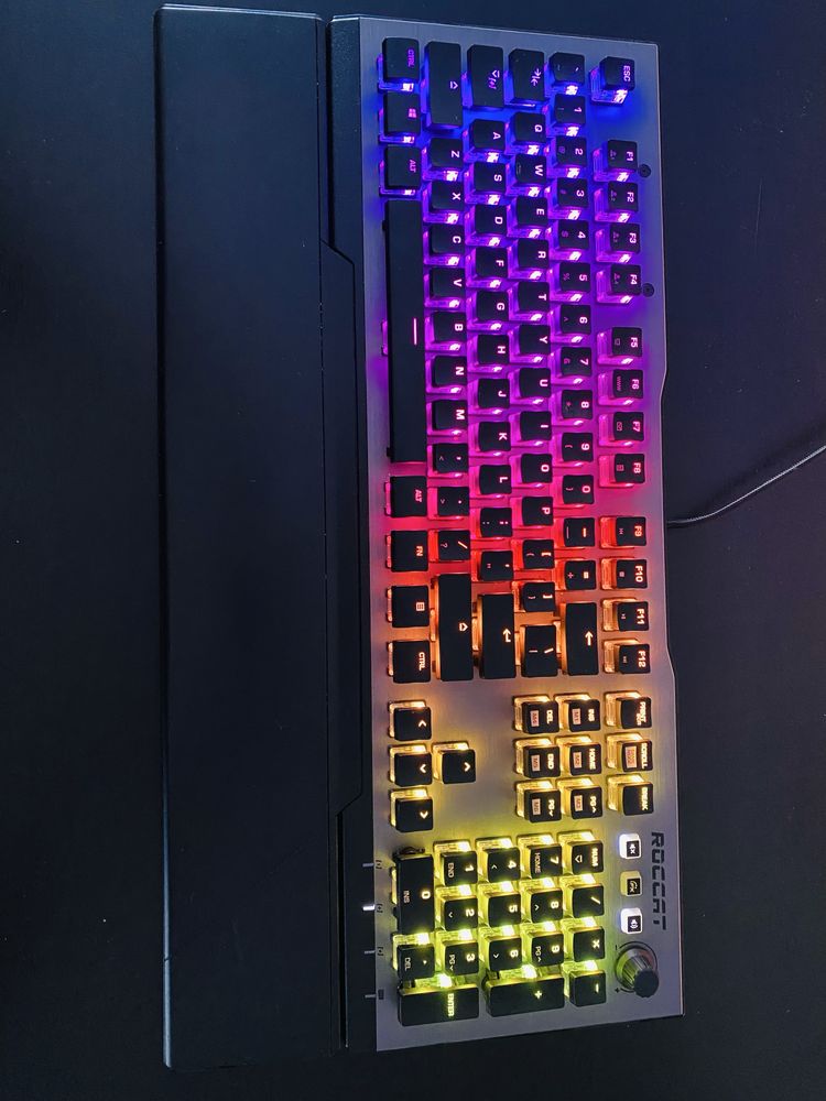 Klawiatura Roccat Vulcan 120 AIMO – Stan Idealny!