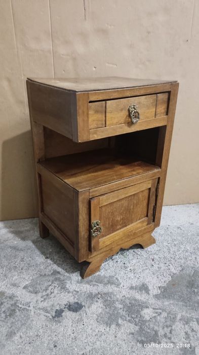Vendo mesa de cabeceira