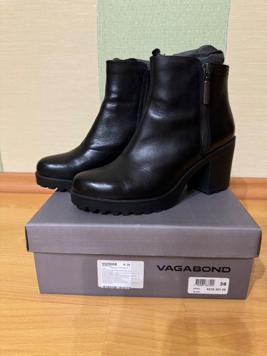Черевики жіночі VAGABOND розмір 39