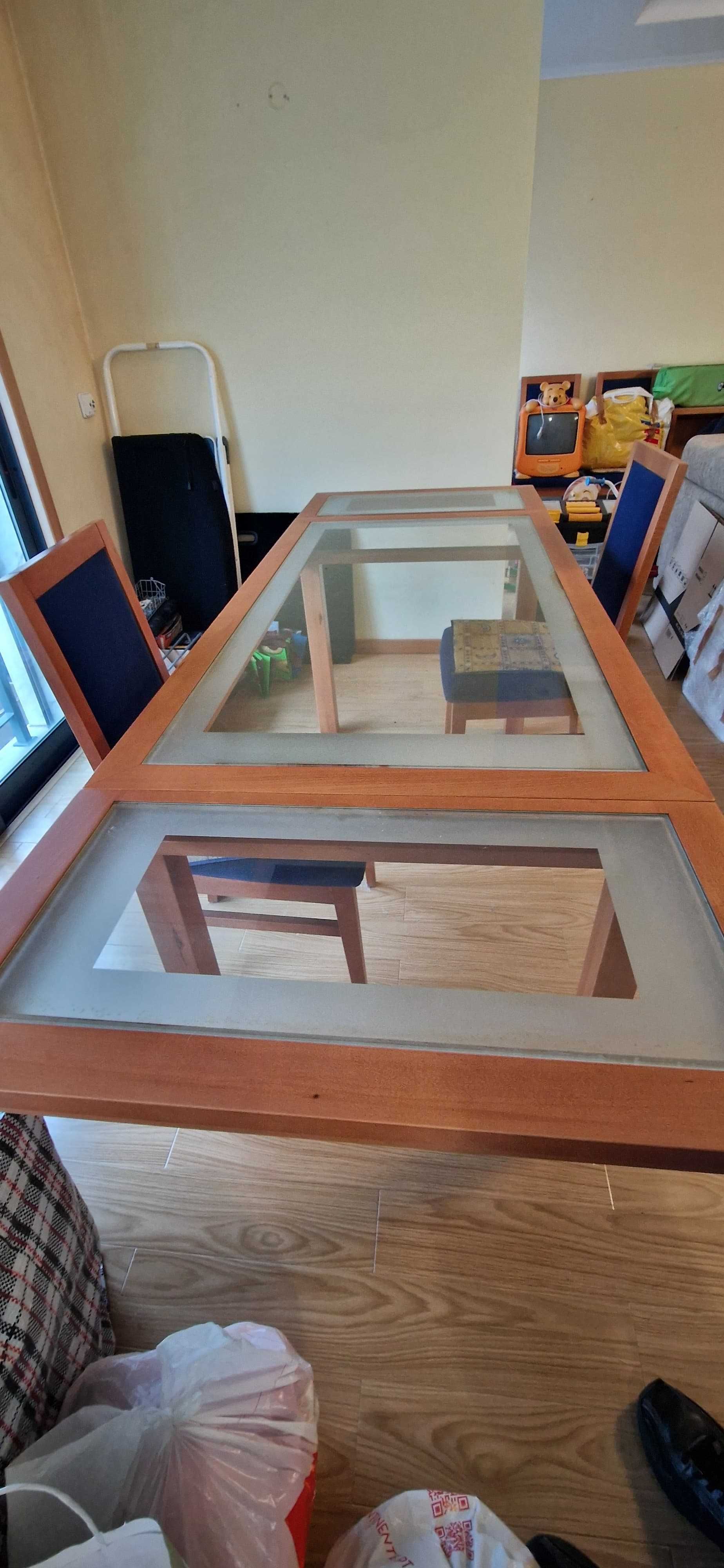 Mesa de Jantar de Madeira com Tampo de Vidro + 6 Cadeiras