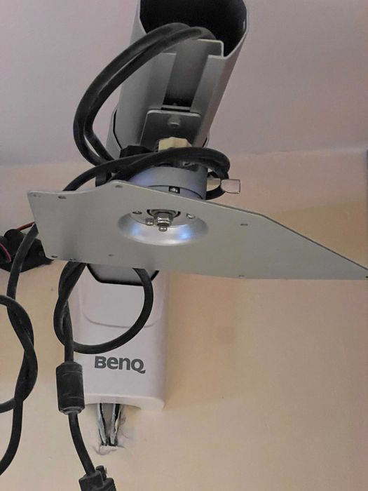 TANIEJ - Rzutnik BenQ SP870 z uchwytem