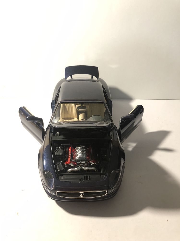 Maserati 3200GT burago 1/18