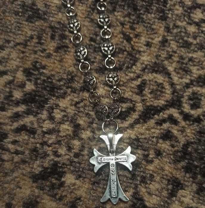 підвіска Chrome hearts з фірмовою готичною лілією