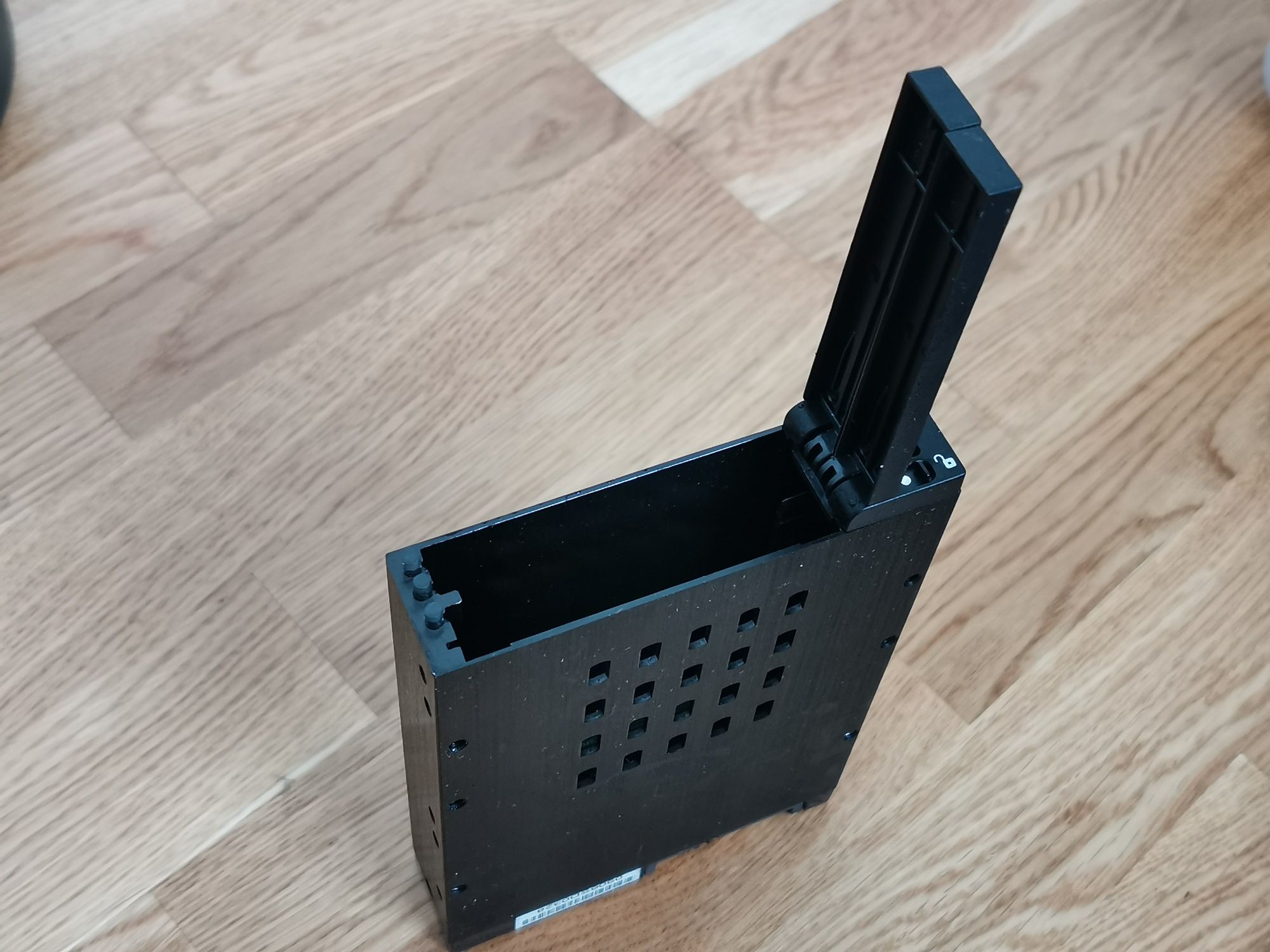 Obudowa wewnętrzna chiftec 2.5" na dwa dyski 2.5" sata