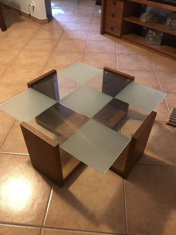 Mesa de sala com vidro