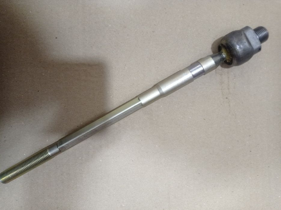 GE4T-32-240A Тяга рульова Mazda