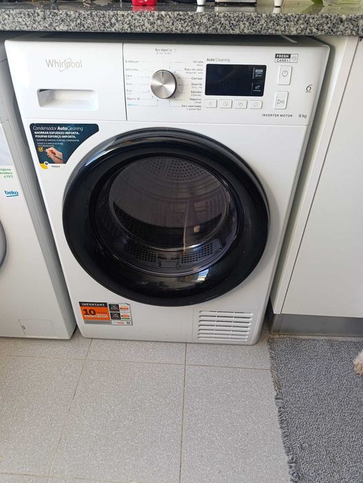 Máquina de secar roupa Whirlpool 8kg