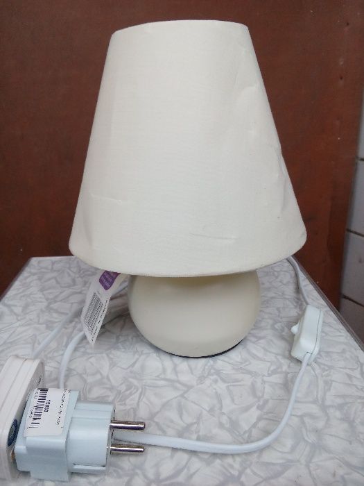 Продам светильную настольную лампу(Англия),новая,привезена из-за грани