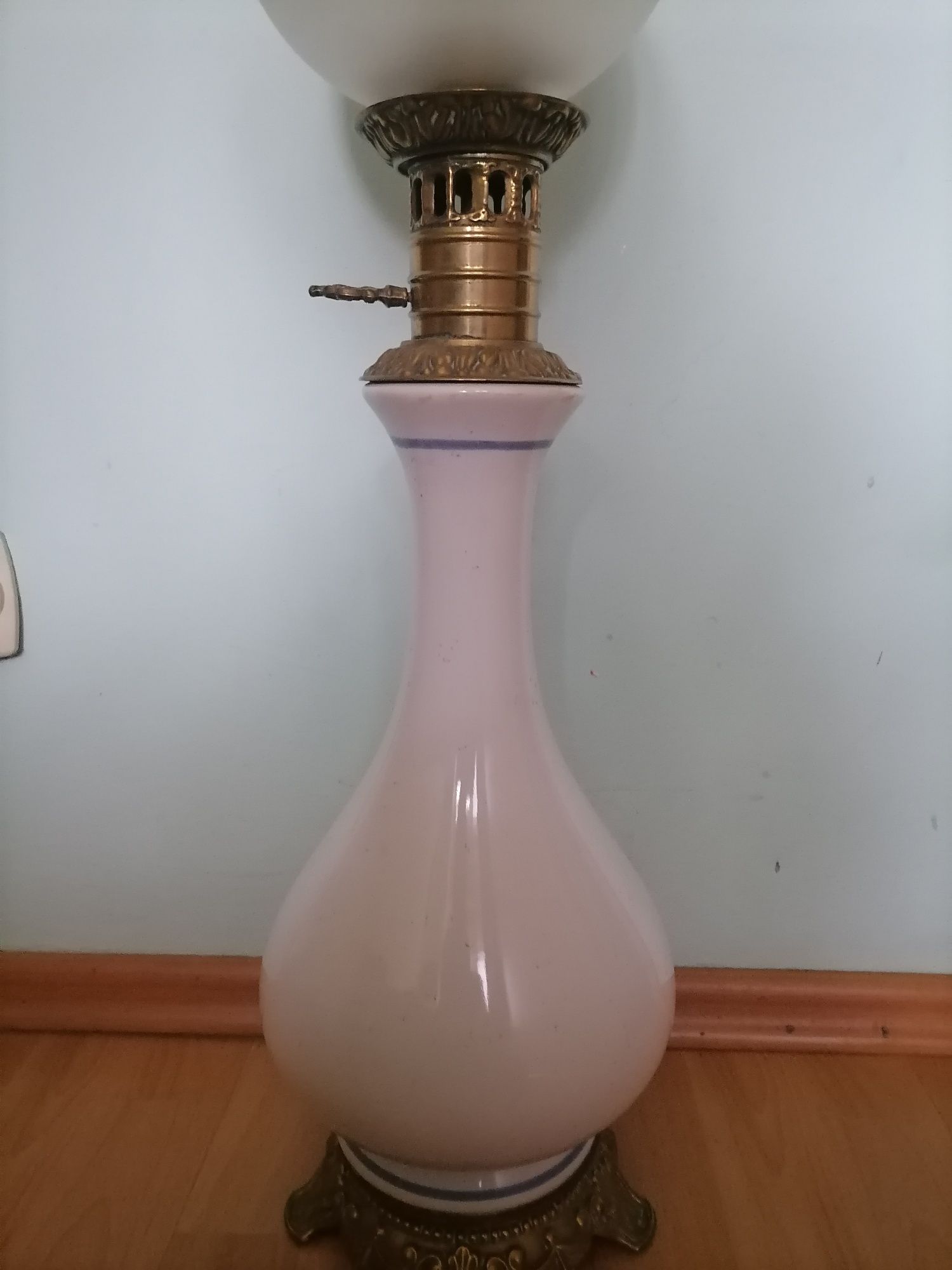 Dekoracyjna lampa naftowa