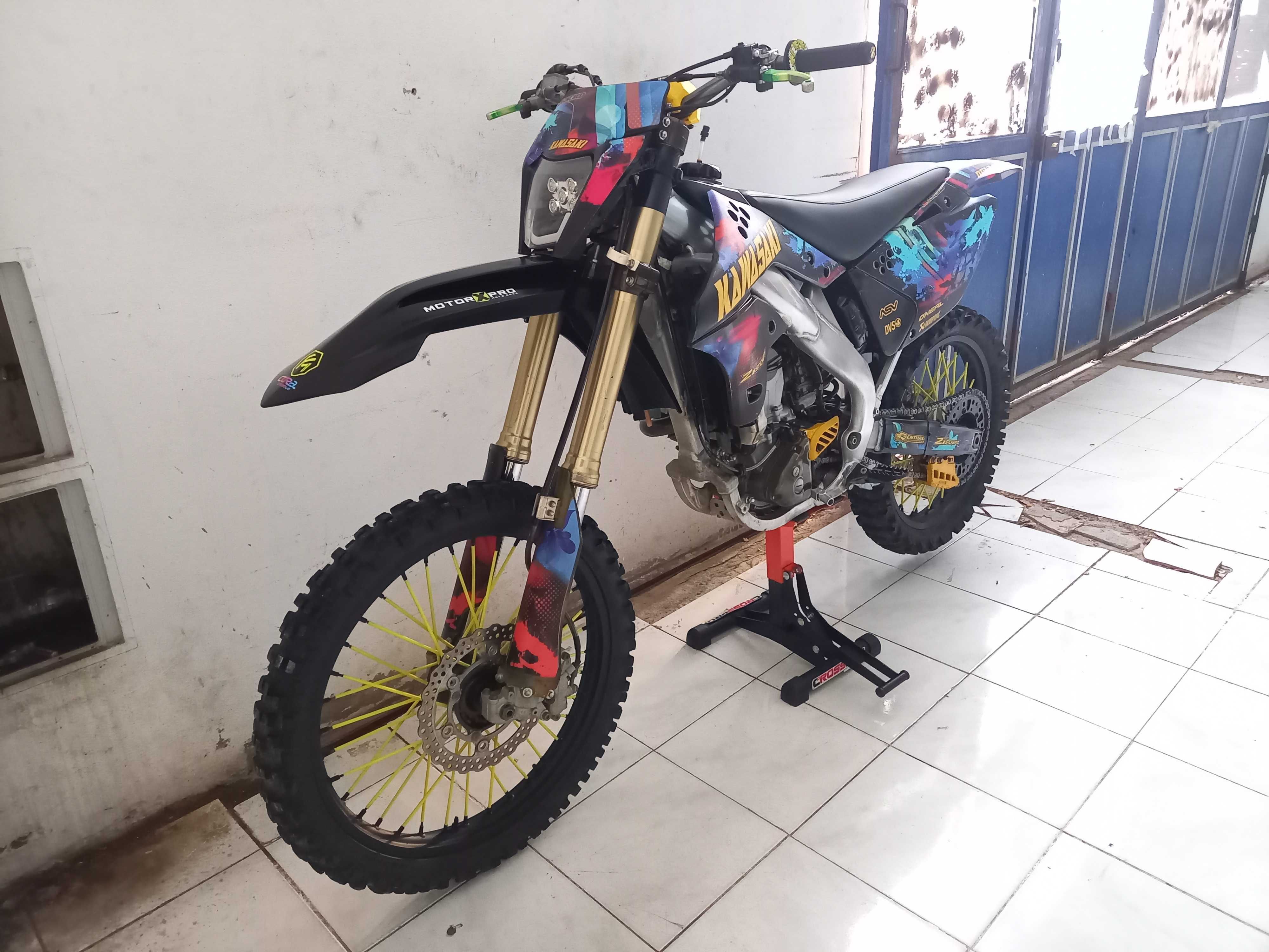 Kawasaki KXF 250 com 20H