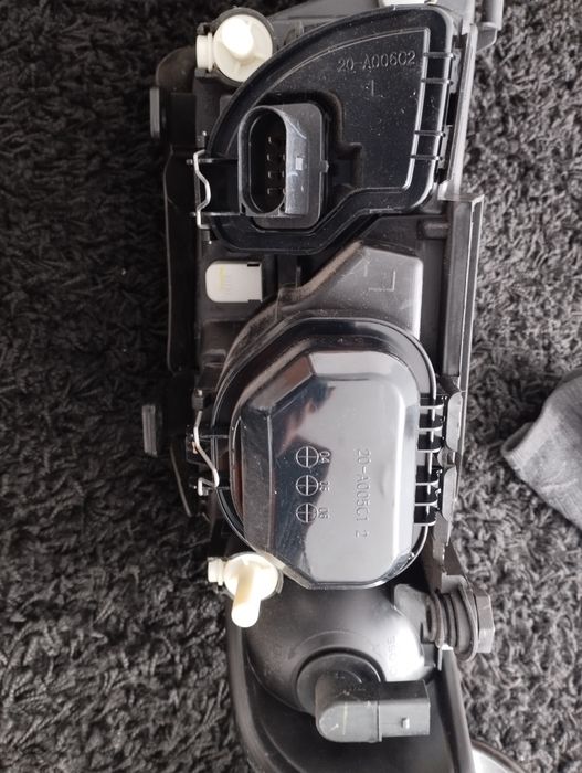 Faróis novos marca audi