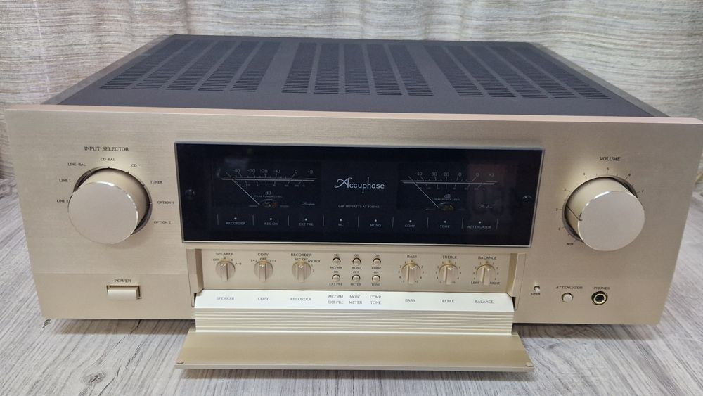Стереоінтегральний підсилювач Accuphase E-450