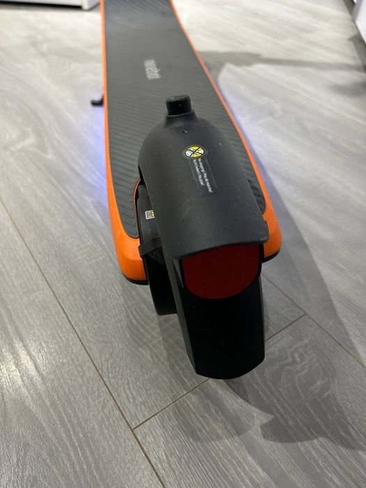 Продам электросамокат бу