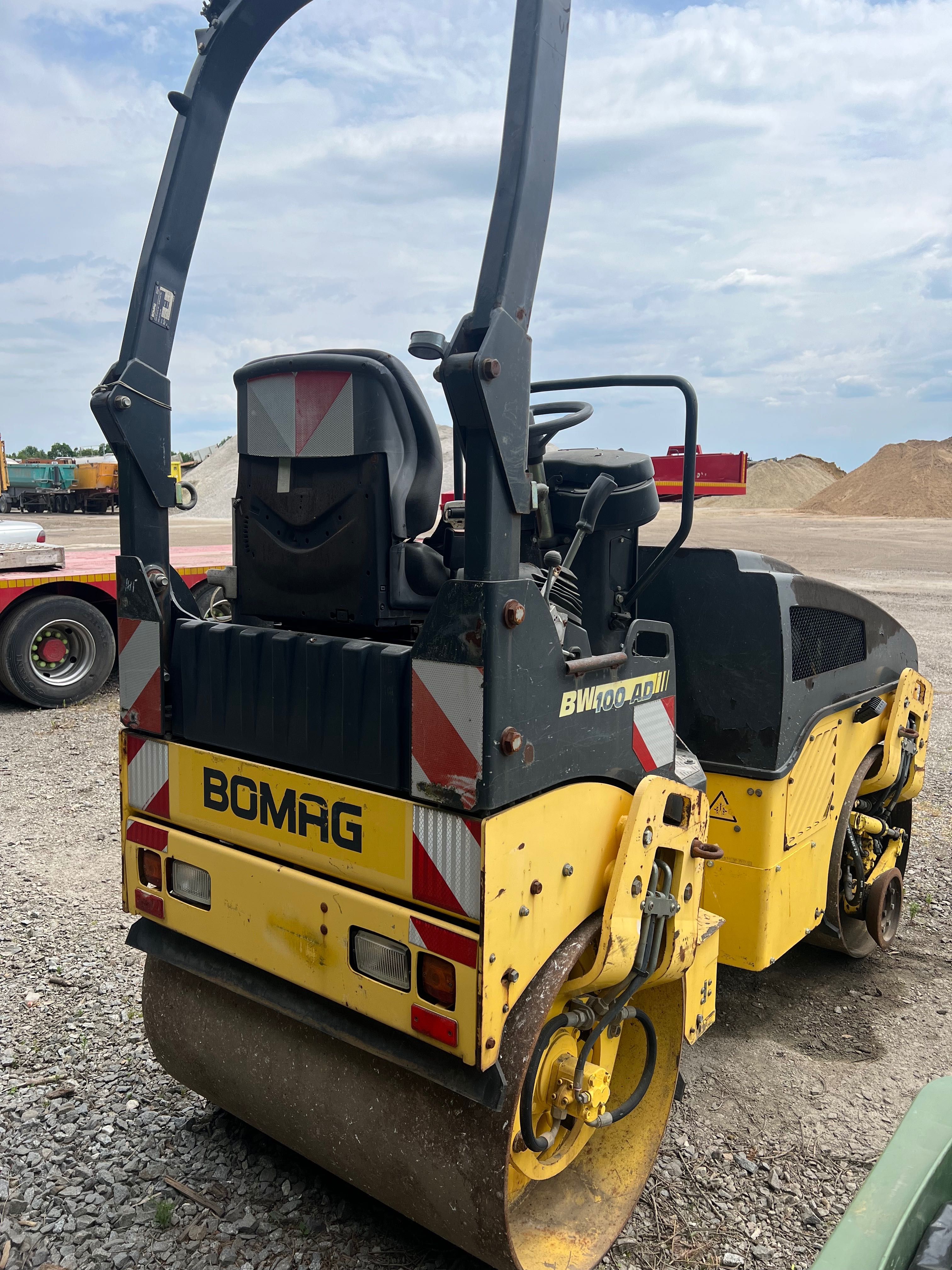 Walec Bomag BW 100 AD-4