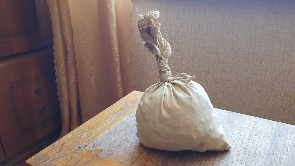 Пуговицы. Большое количество. Разных времен и размеров.