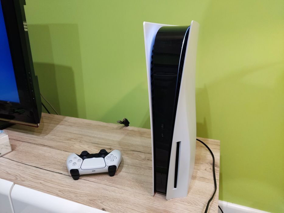 Sony PS5 z napędem CFI-1216A Konsola Jak Nowa Gry Gran Turismo Fortnit