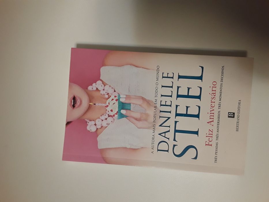 Livro Danielle steel "feliz aniversário "