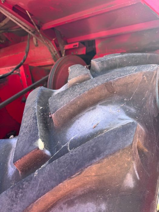 Комбайн свіжопригнаний Massey Ferguson 16