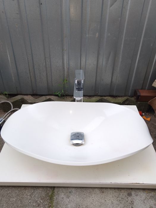 Umywalka plus baterią nowoczesny styl polecam