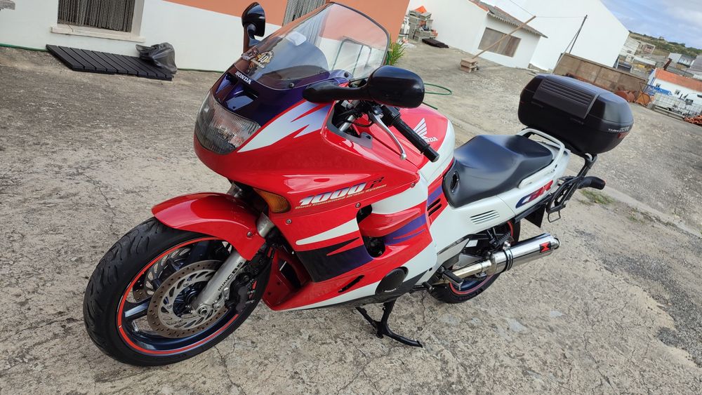 CBR 1000f em Excelente Estado