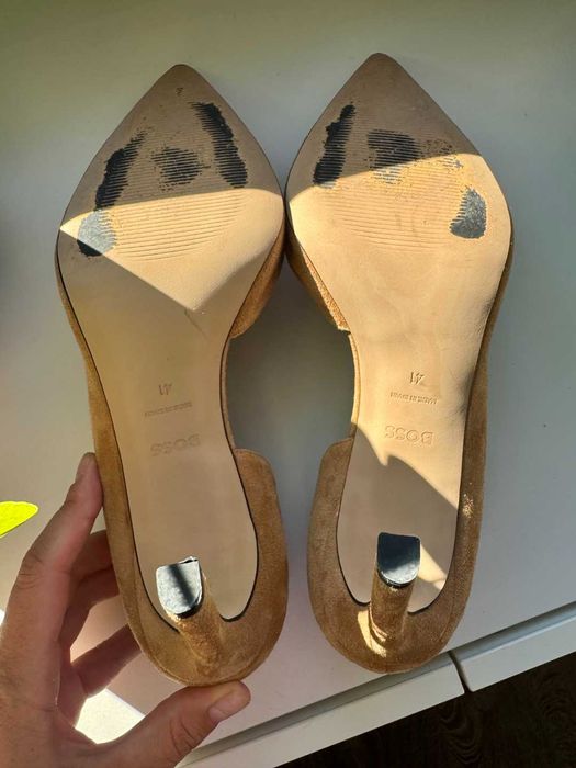 BOSS szpilki Janet Pump kamelowy brązowy zamsz rozm.41