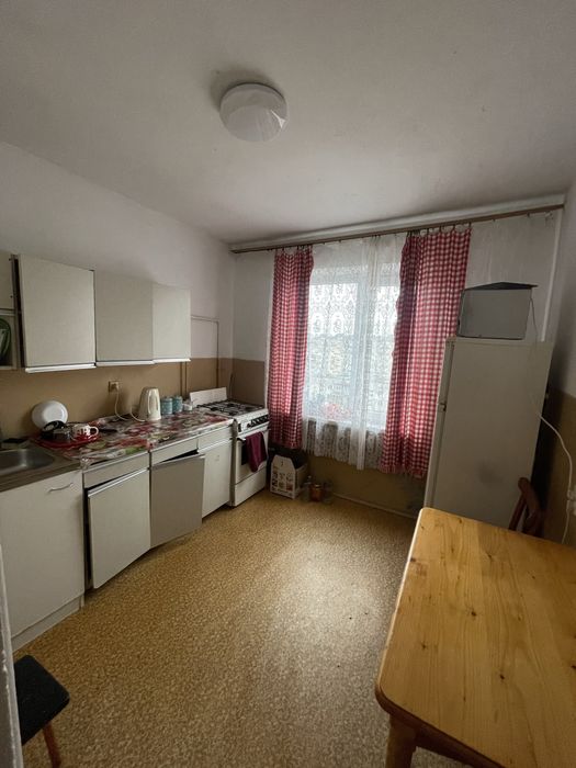 Здається кімната для однієї дівчини (вільно з 15 грудня)