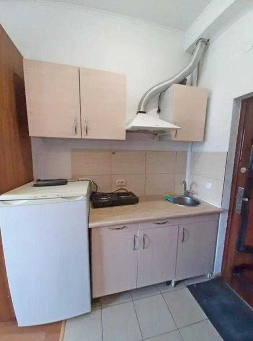 Продам гостинку рядом с метро Спортивная.