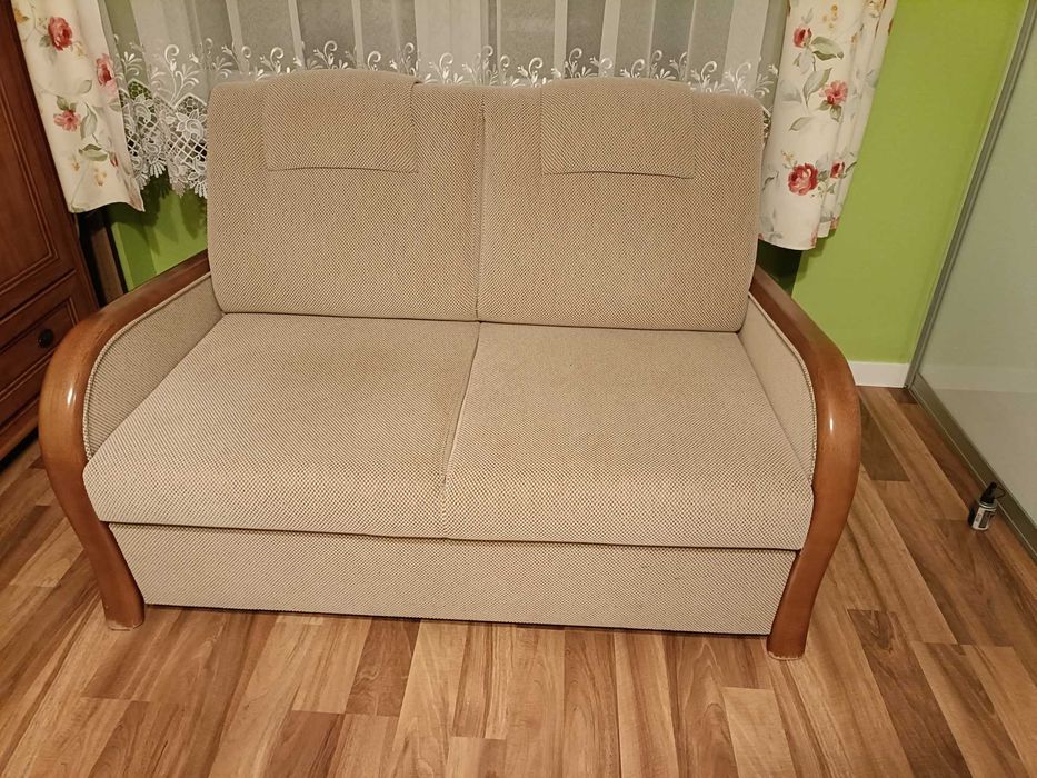 Sofa dwuosobowa z funkcją spania.