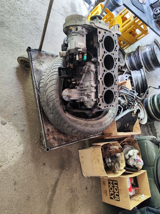 Двигун по запчастинам Хюндай Теракан 2.9