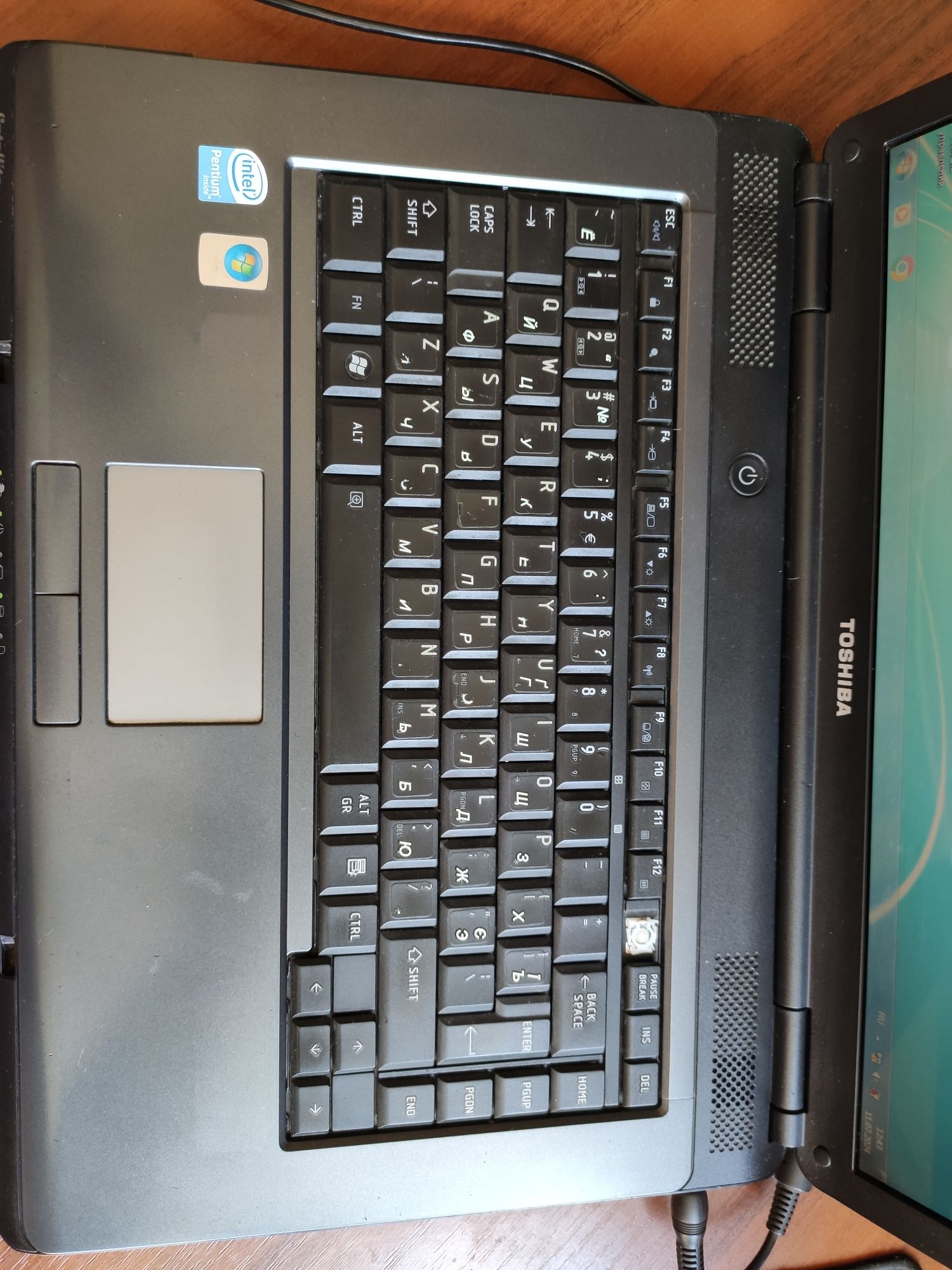 Ноутбук TOSHIBA Satellite