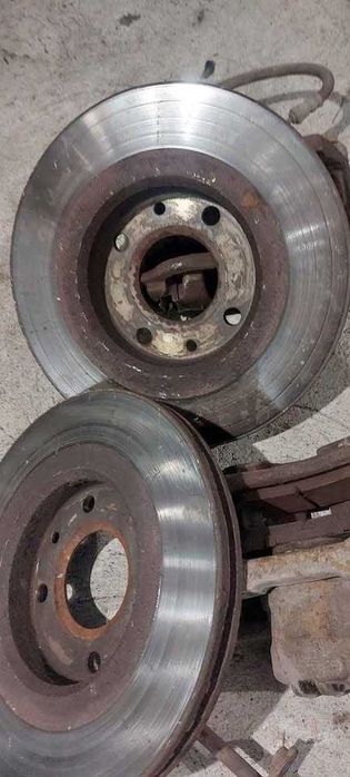 Hamulce klocki zacisk tarcze jarzmo jarzma peugeot 207 1.6 hdi 266mm