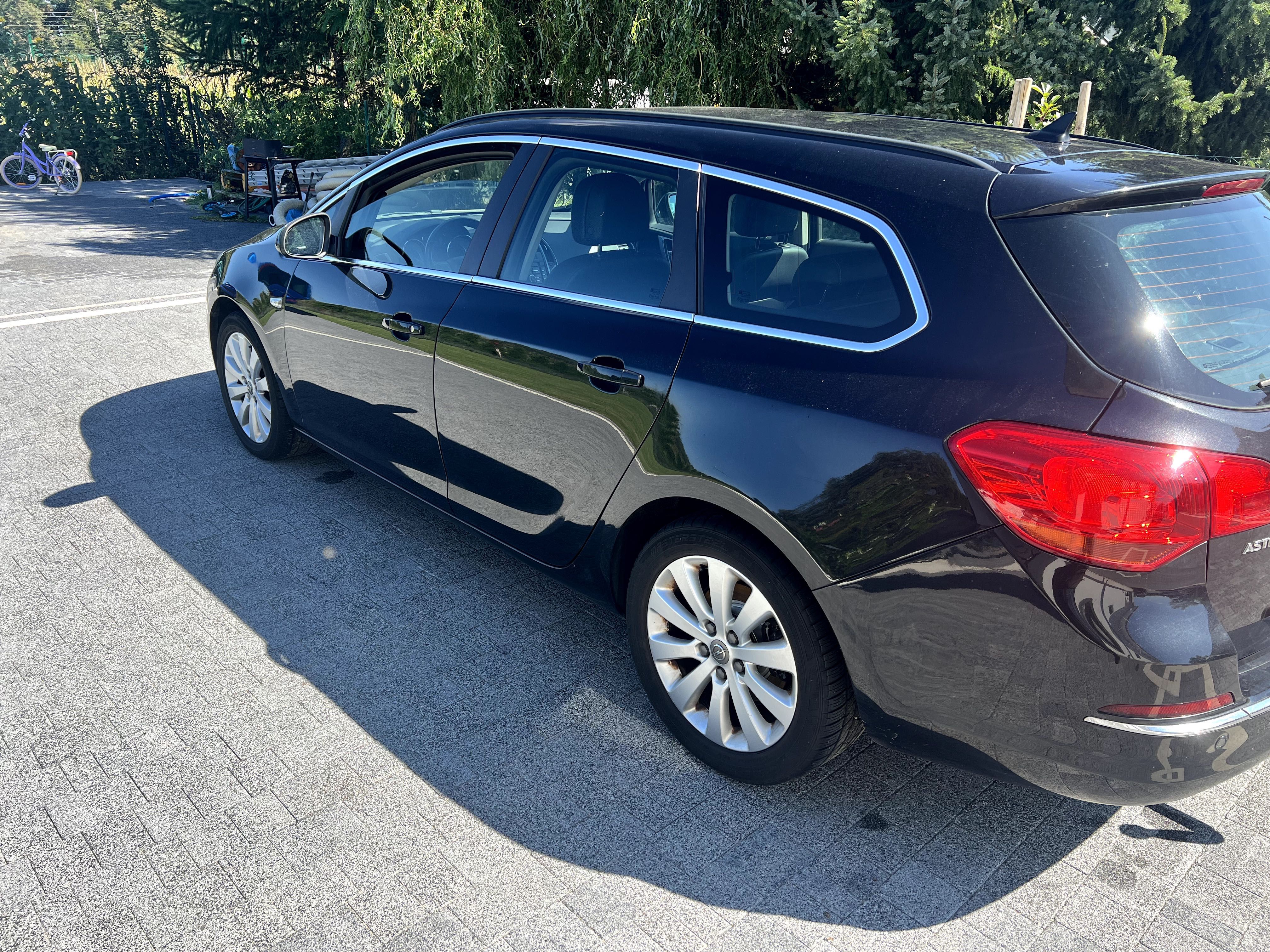 Opel Astra J 1.7 CDTI ECOFLEX Sport Tourer 2013 r.
