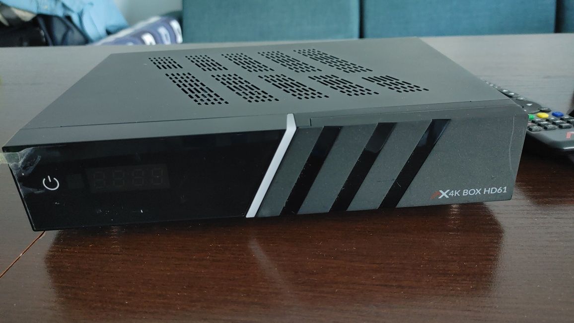 Tuner Opticum AX HD61 4H UHD Twin 2xDVB-S2X 2xCI 1xCA Linux Enigma2