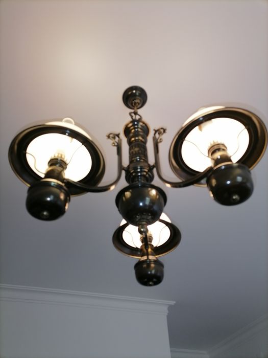 Conjunto de 3  candieiros um de tecrone 2 de. Mesa de cabeceira