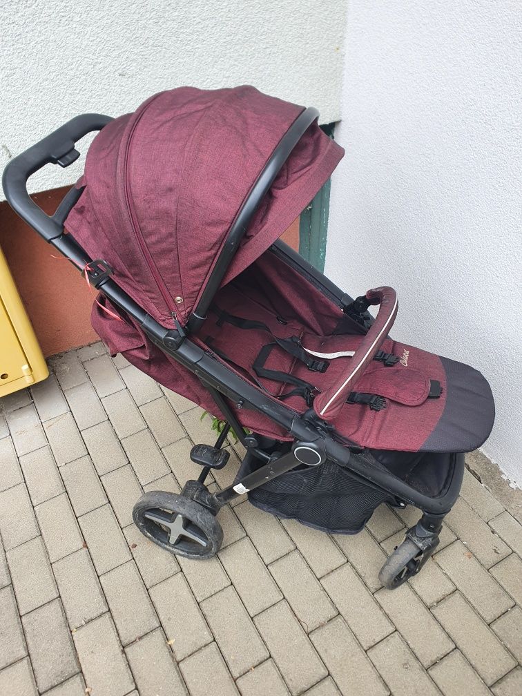 Sprzedam wózek dziecięcy w dobrym stanie.