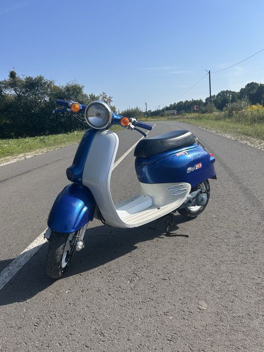 Продаю скутер Honda giorno af 24