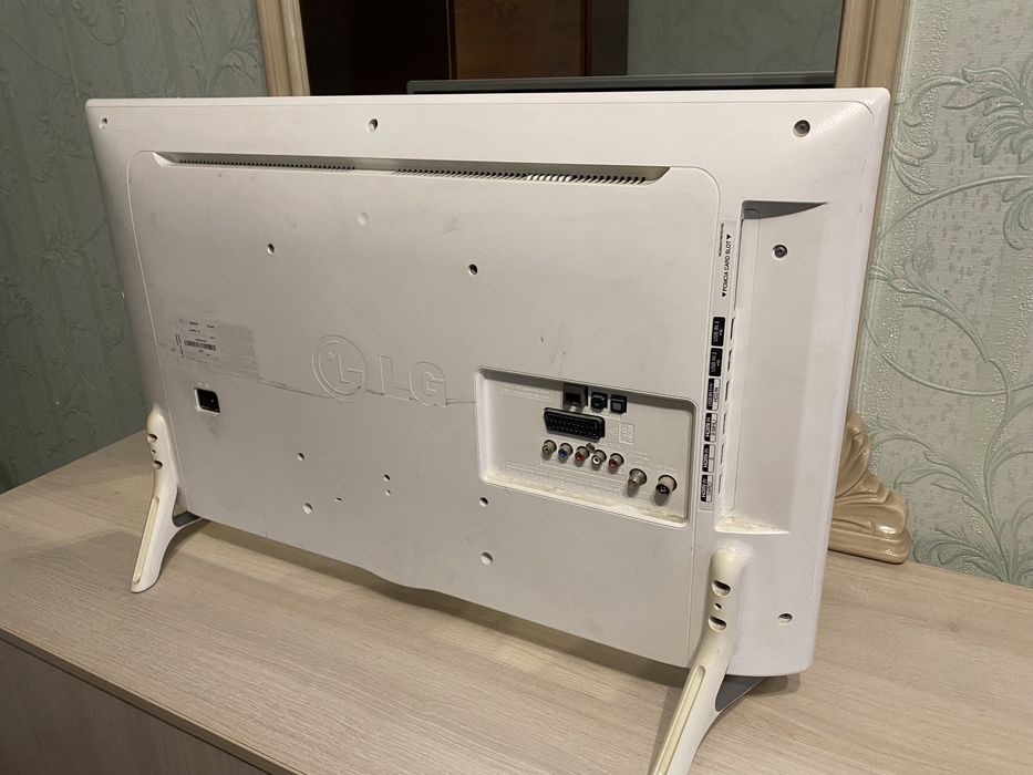 Телевізор LG 32 дюйма Smart TV LG32LB570U-ZJ