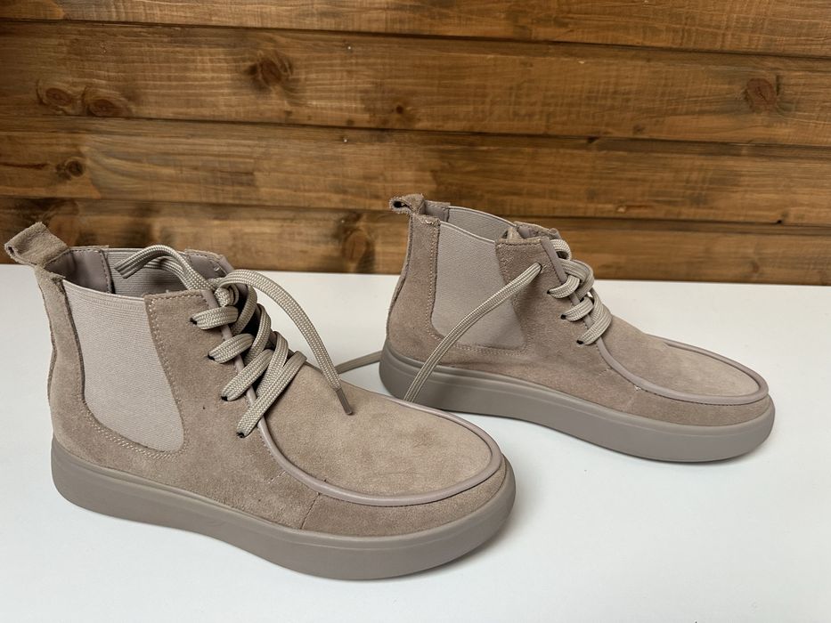 Замшеві черевички нові 38