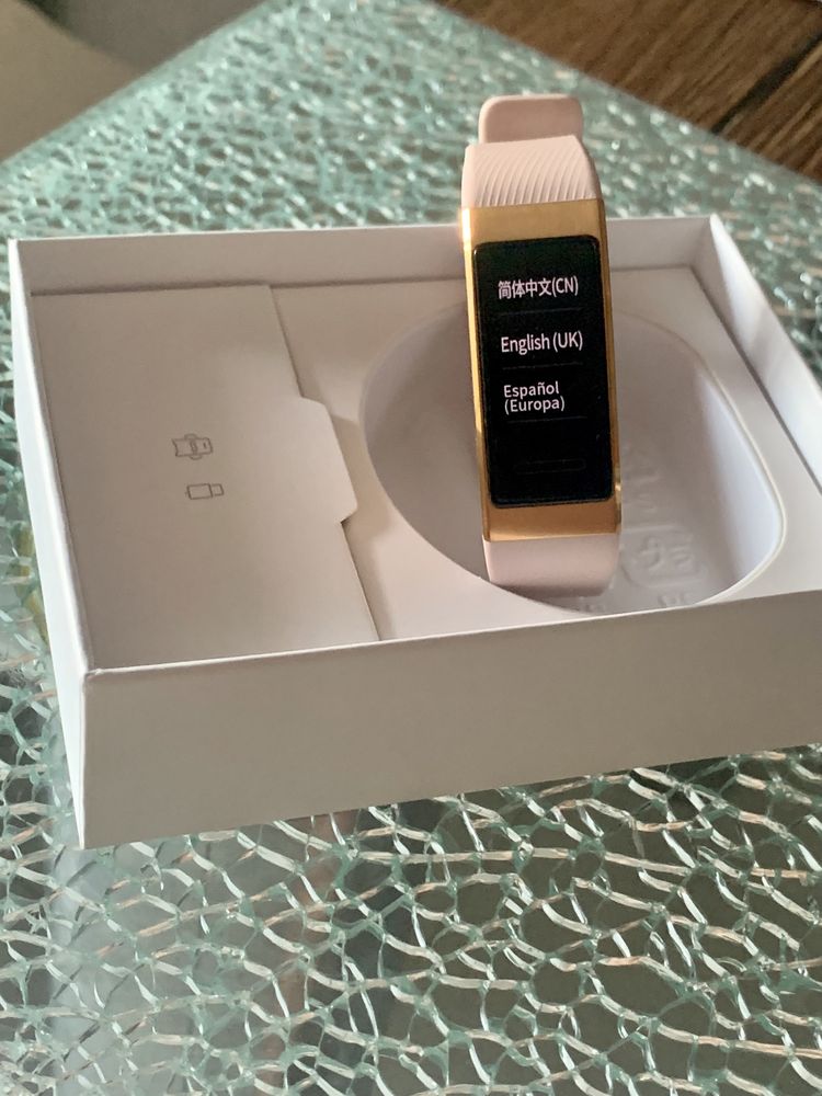 Huawei band 4 pro pink gold