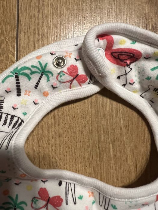 Sprzedam komplet śliniaków (2 sztuki)