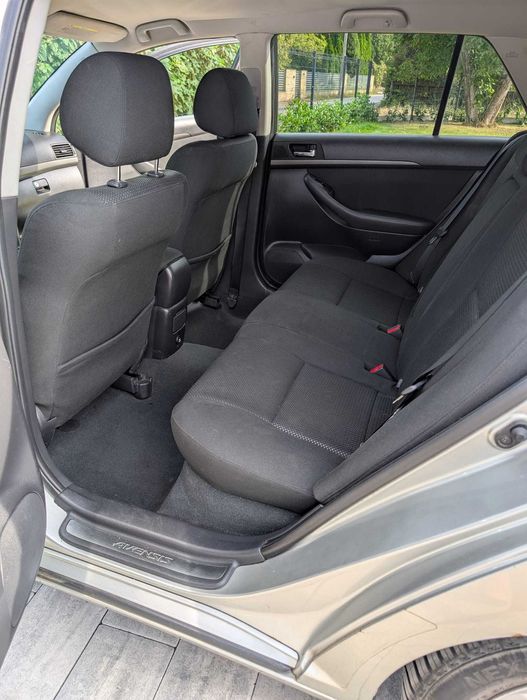 TOYOTA AVENSIS 2.0 T25 KOMBI 2005r. 198 tys.