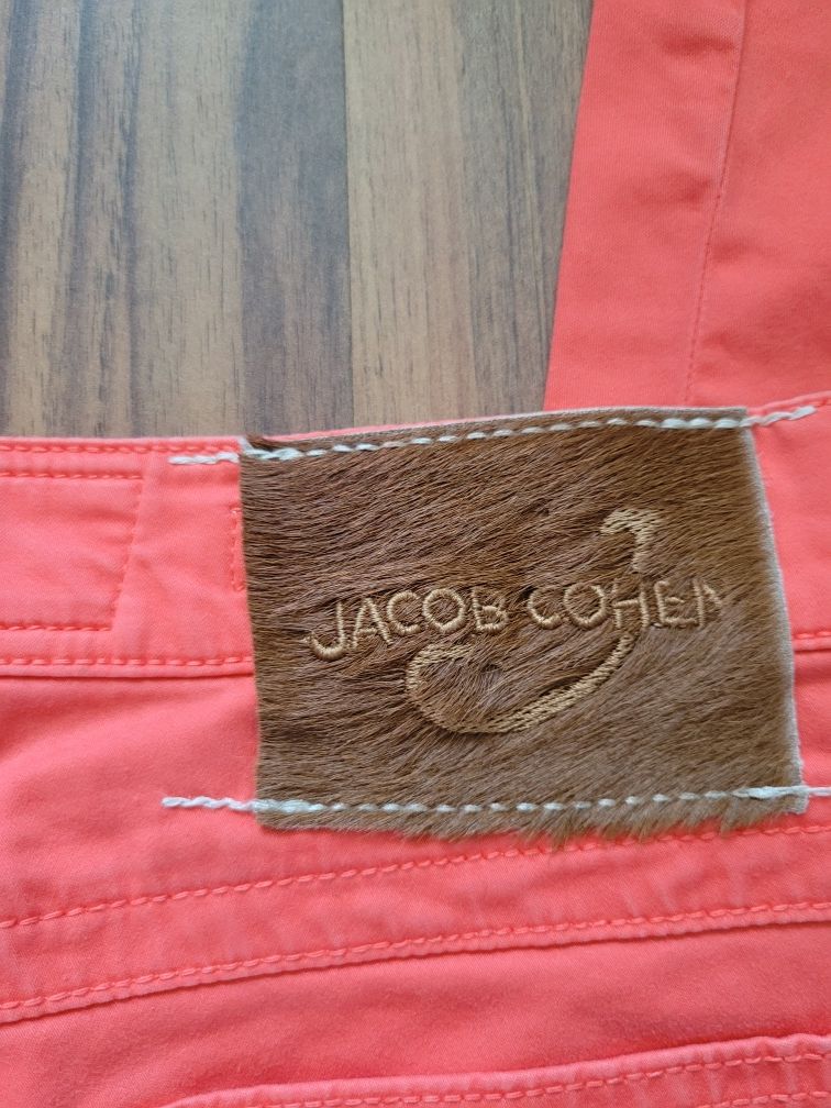 Spodnie damskie najwyższej jakości dzins firmy Jacob Cohën.