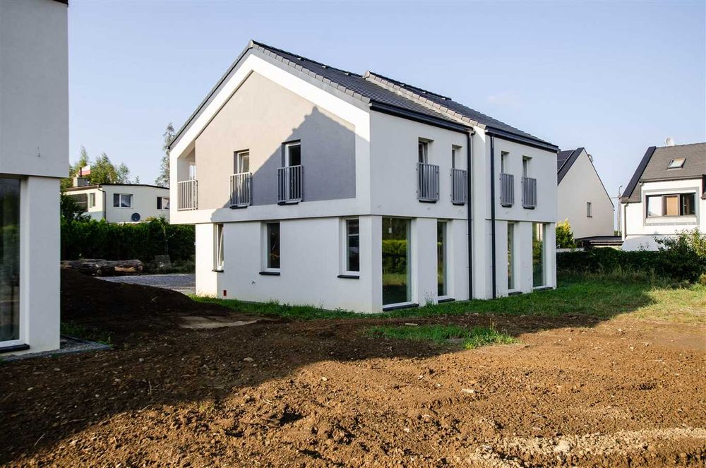 Nowa inwestycja przy lotnisku - bliźniaki