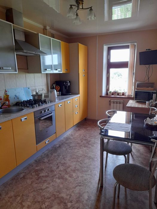 Здам кімнату дівчині або жінці.