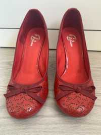 Sapatos vermelhos médio tacão nº37