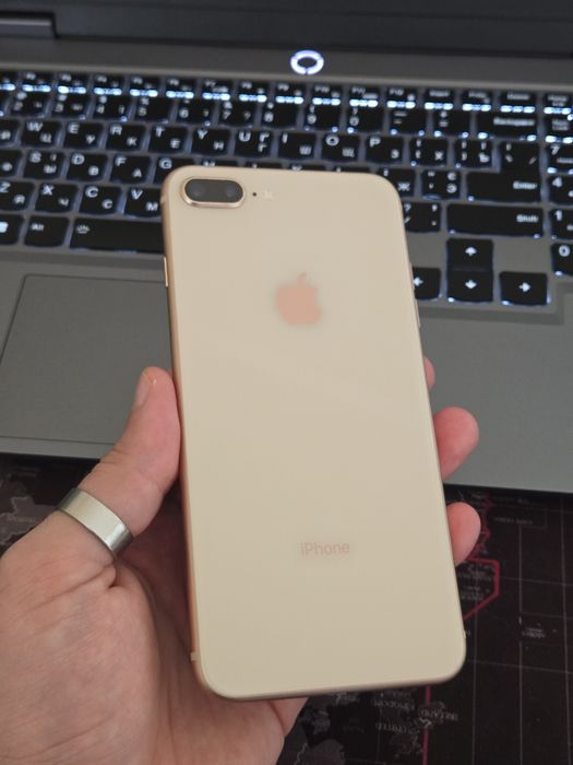 Вживаний iPhone 8+ 64gb Gold