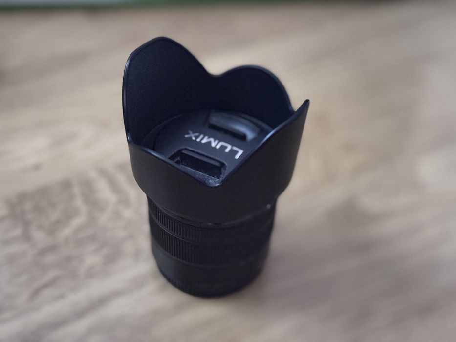 Panasonic Lumix G Vario 14–42mm f/3.5–5.6 — w idealnym stanie