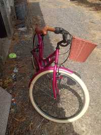 Imperdível bicicleta de senhora