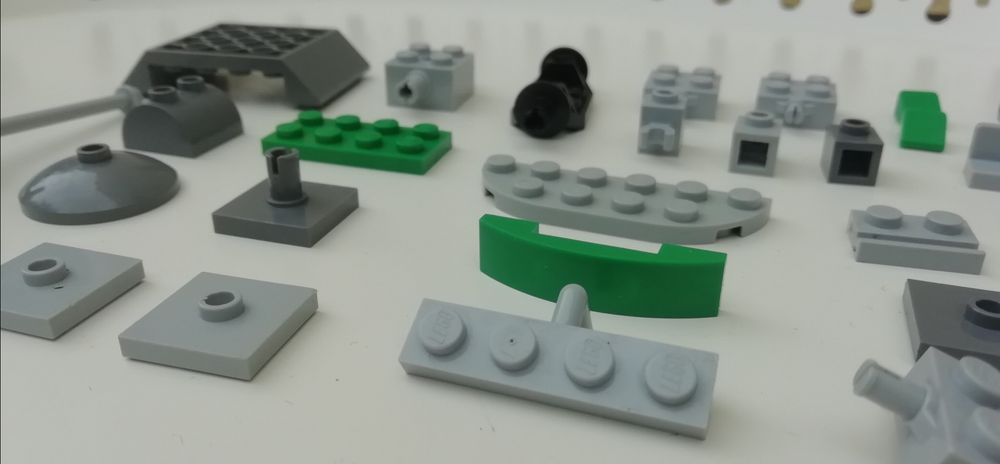 Lote de 31 peças cinza e verde de LEGO  (P1)